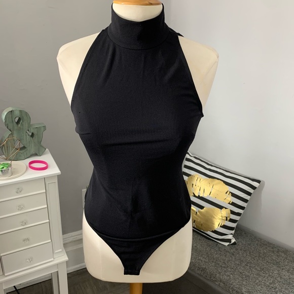 H&M Tops - H&M// sleeveless bodysuit size 8